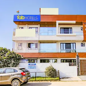 https://hotel-water-vibe.top-gurgaonhotels.com